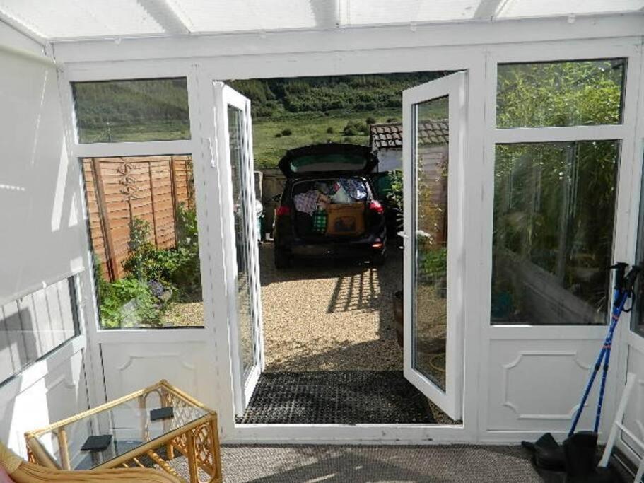 Treherbert Welsh Miners Cottage Four Bedroom House מראה חיצוני תמונה