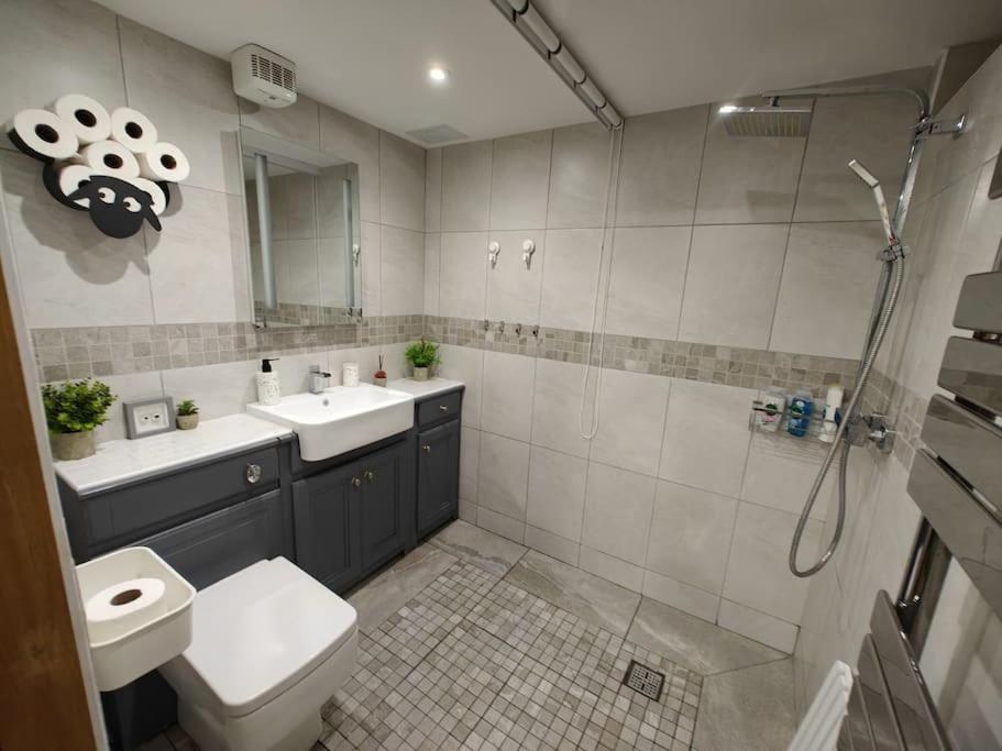 Treherbert Welsh Miners Cottage Four Bedroom House מראה חיצוני תמונה