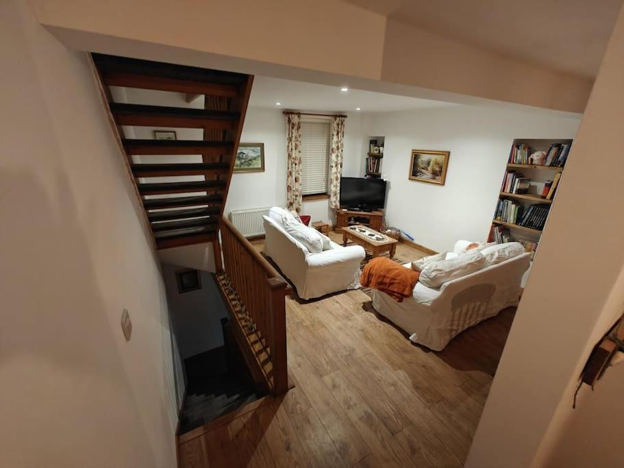 Treherbert Welsh Miners Cottage Four Bedroom House מראה חיצוני תמונה